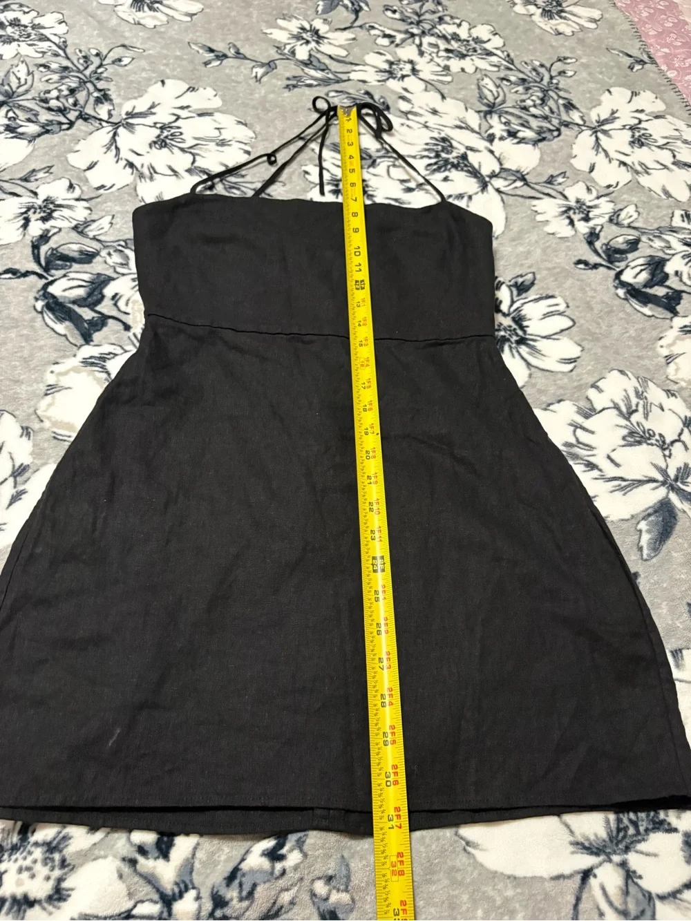 Aritzia Babaton
Credenza Linen Dress - Picture 3 of 8